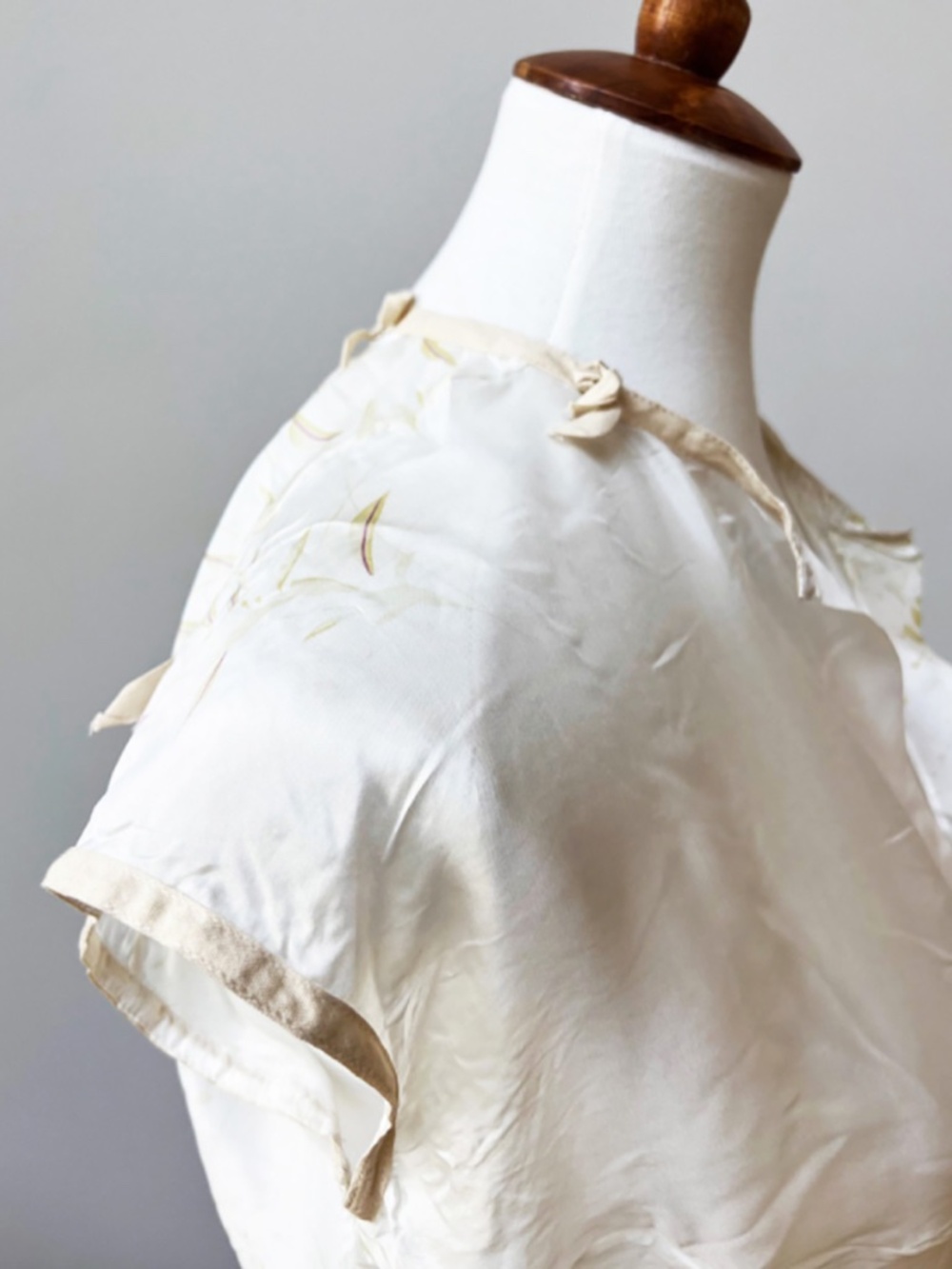 Marni Ivory Silk Floral-Print Sleeveless Blouse - Picture 3 of 7